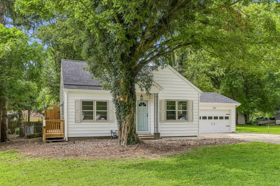 432 E Baldwin Avenue, Watervliet, MI 49098 - #3
