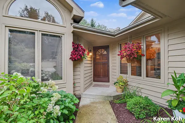 1834 Cross Bend Street Ne, Grand Rapids, MI 49505