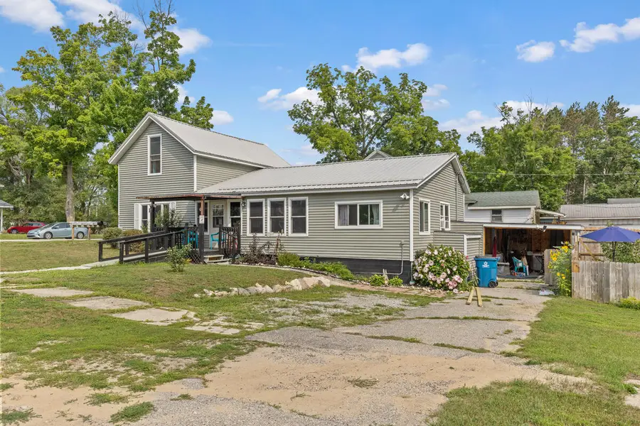 602 N Pine Street, Evart, MI 49631 - #3
