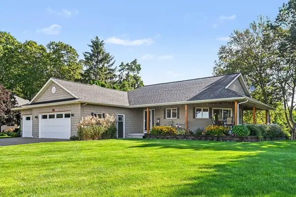 569 Hawksnest Drive, South Haven, MI 49090