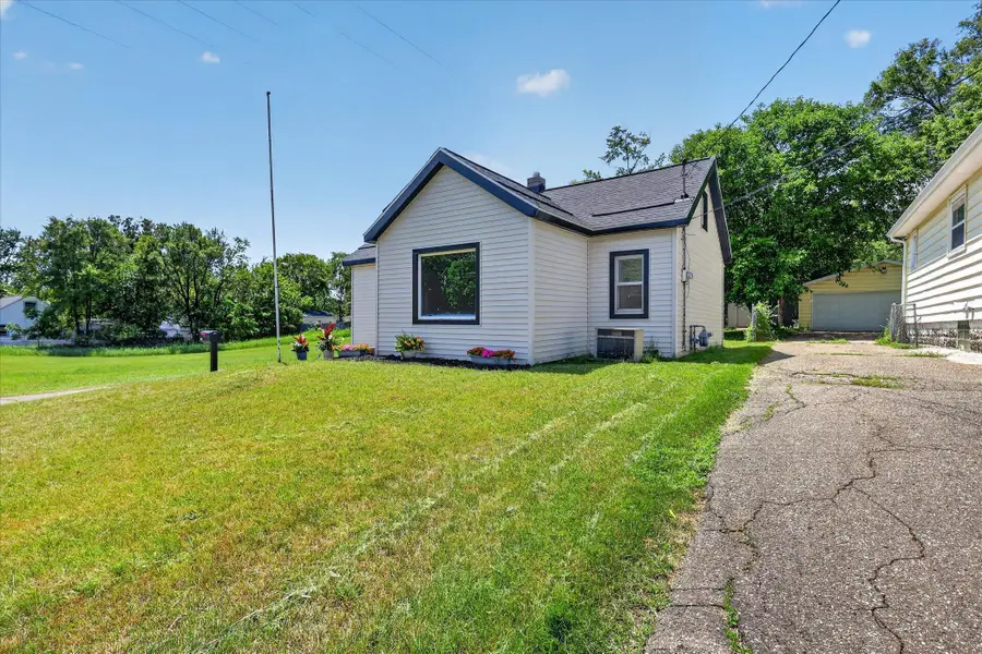 2473 Longstreet Avenue Sw, Wyoming, MI 49509 - #3