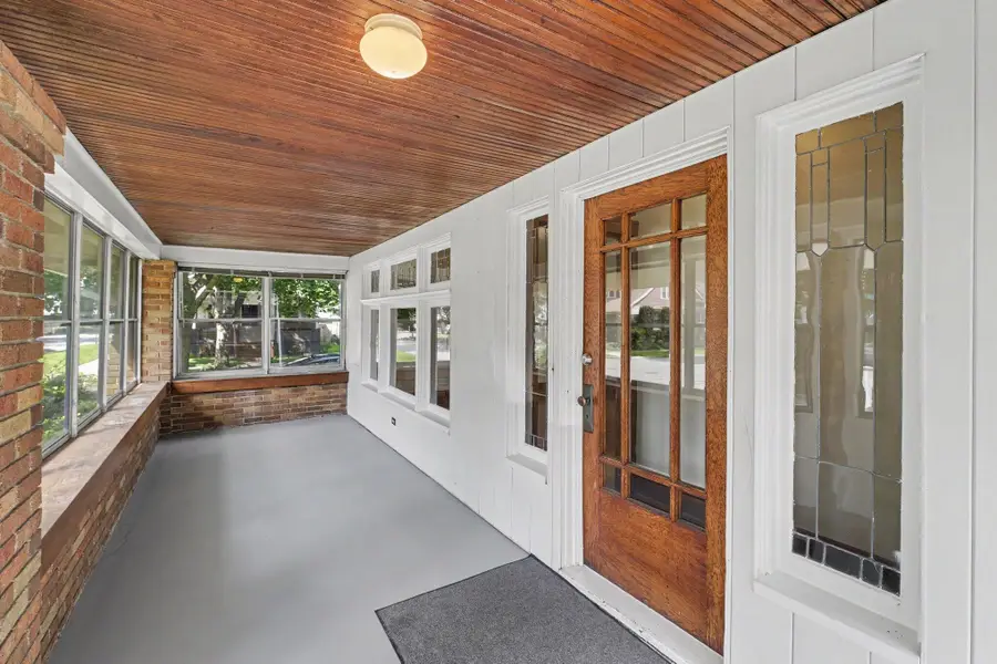 1057 12th Street Nw, Grand Rapids, MI 49504 - #2