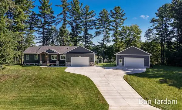 7260 Oakshore Drive, Twin Lake, MI 49457