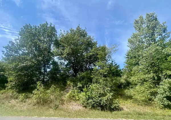 148th Avenue, Holland, MI 49424