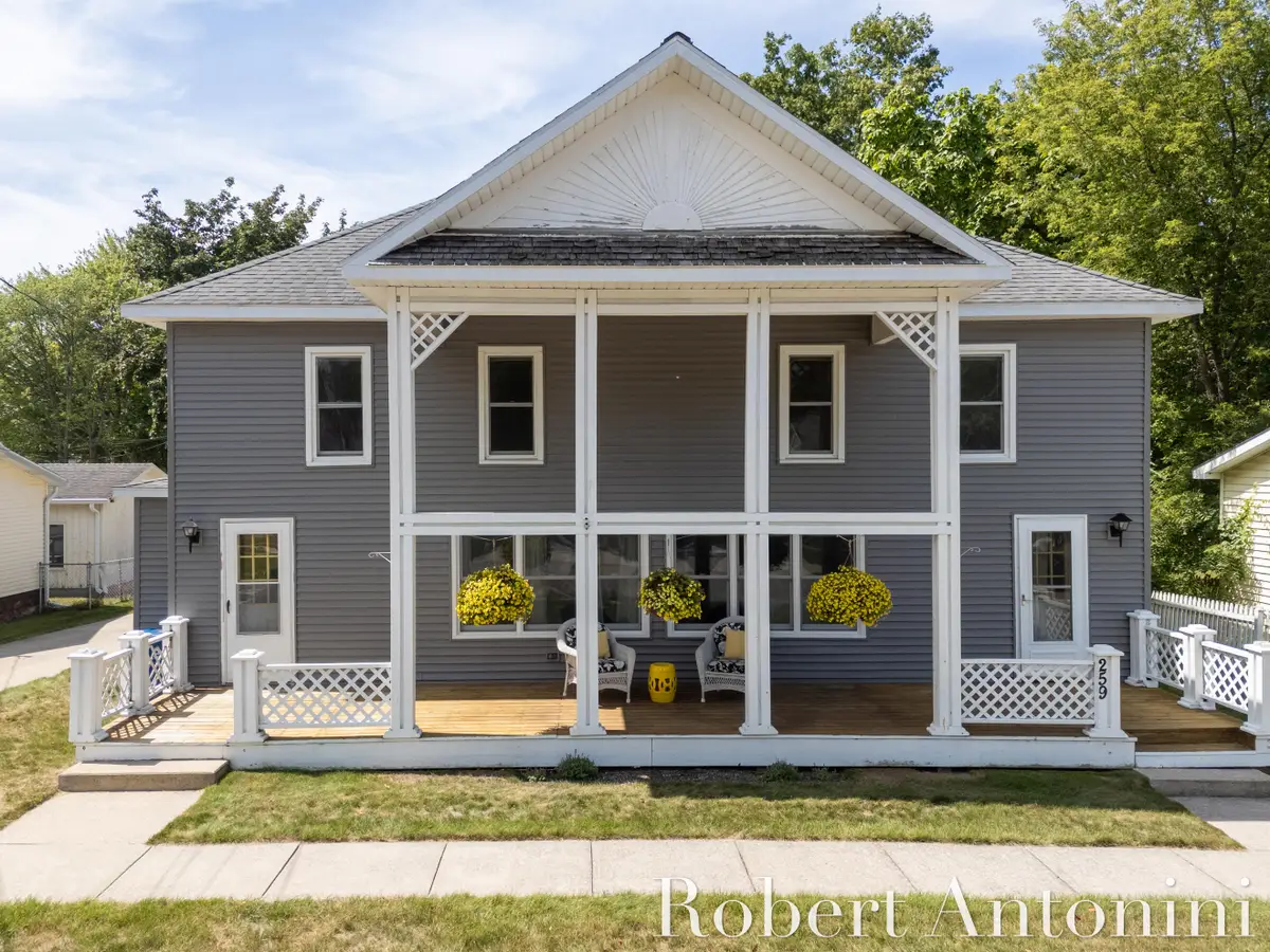 259 S Wythe Street, Pentwater, MI 49449 - #1