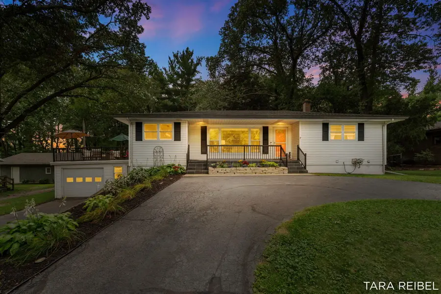 2750 Wildwood Lane, Stevensville, MI 49127 - #2