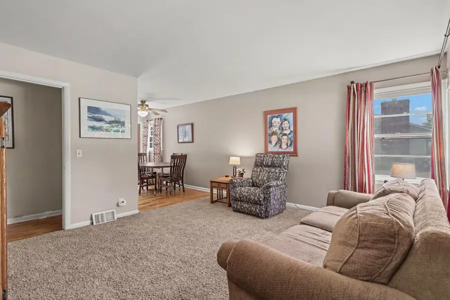 548 N Linden Street, Marshall, MI 49068 - #3