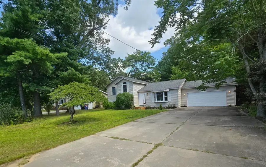2046 N Roberts Road, Muskegon, MI 49445 - #2