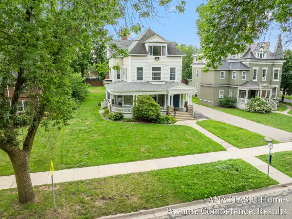 450 Fountain Street Ne, Grand Rapids, MI 49503