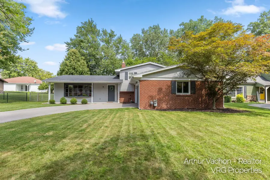 4054 Weymouth Drive Se, Grand Rapids, MI 49508 - #2