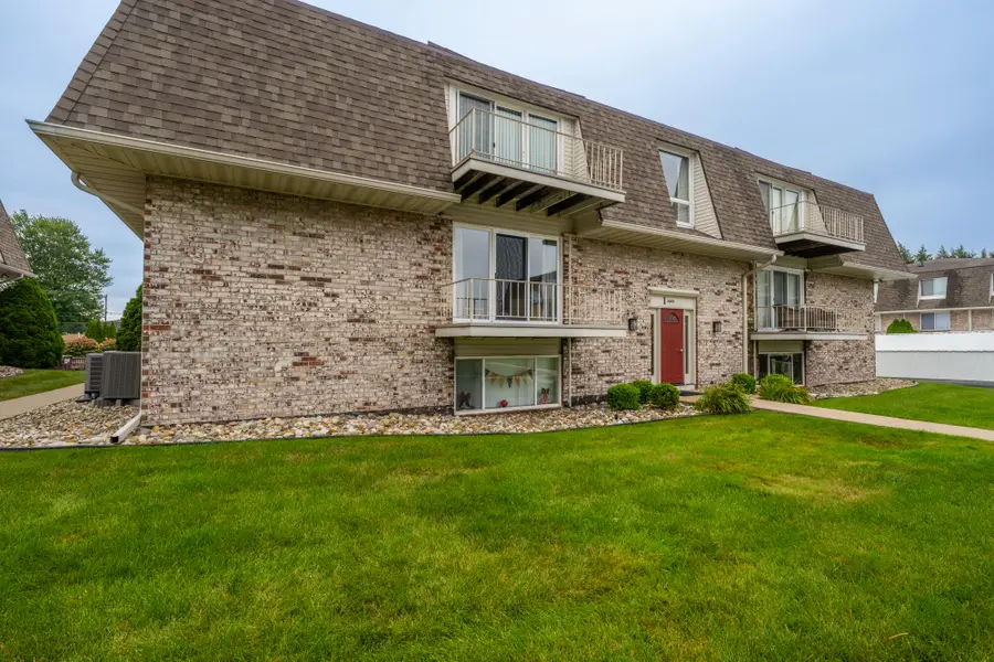 3618 Lakeshore Drive #8, Saint Joseph, MI 49085 - #2