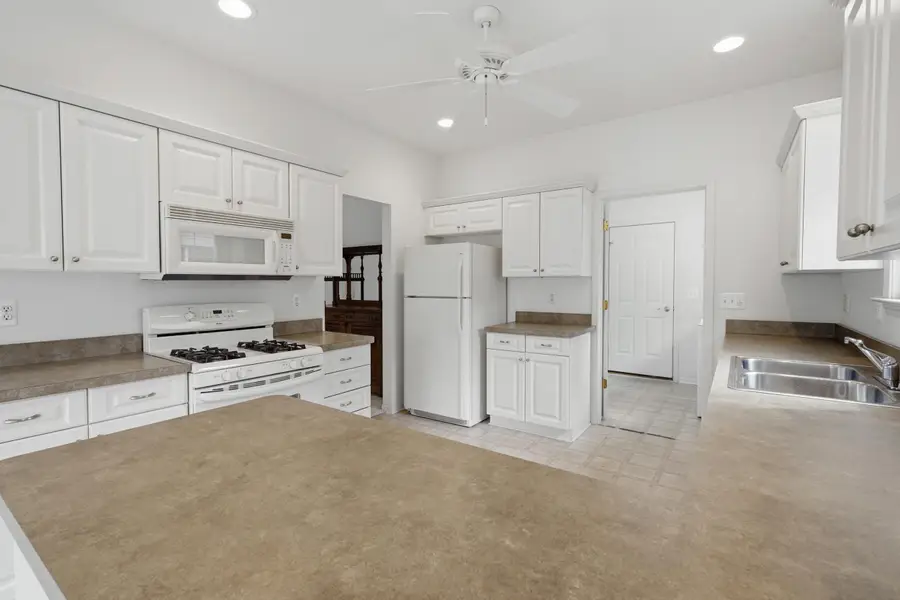 52689 Wildwood Drive, Macomb, MI 48042 - #3