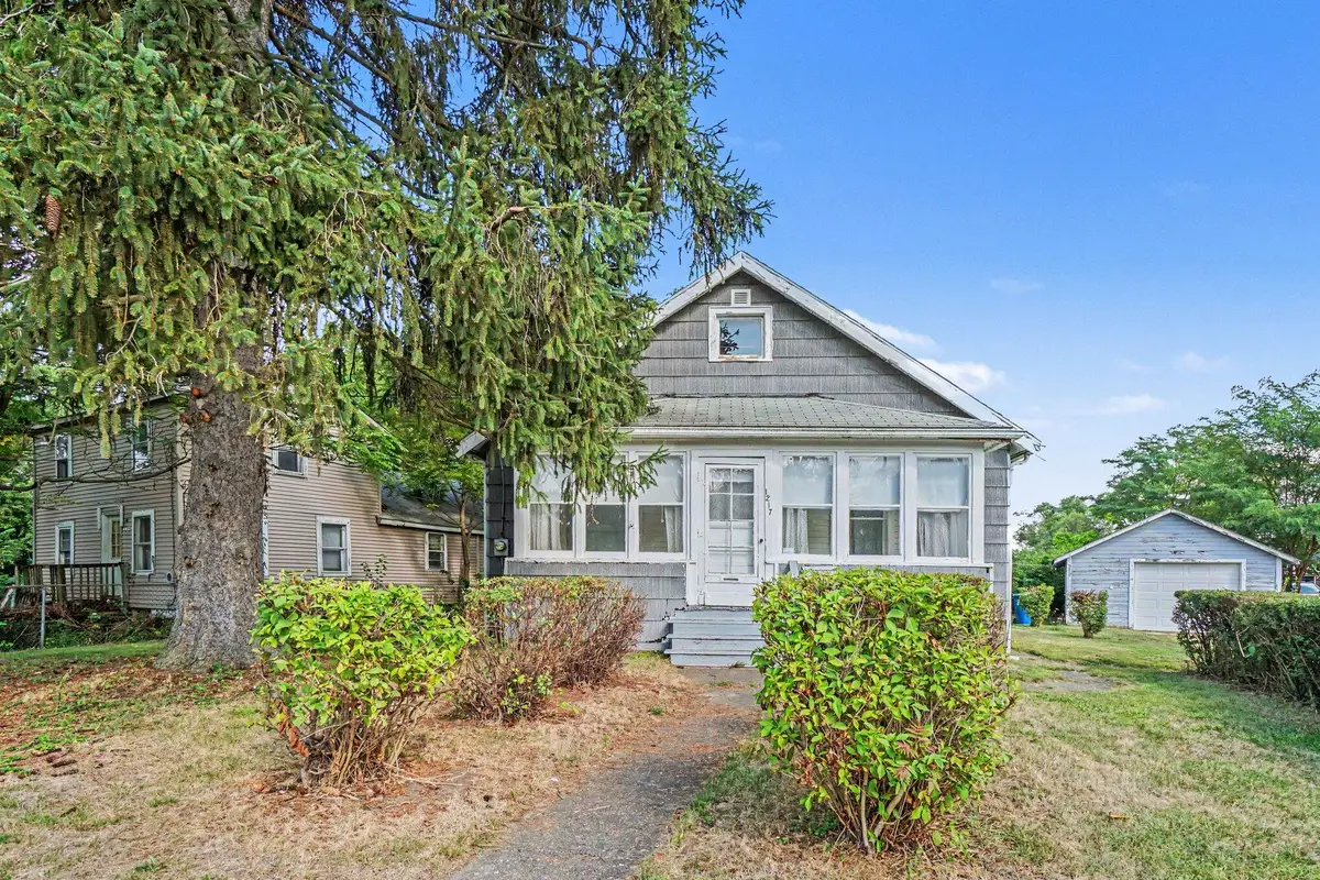 1217 E Vine Street, Kalamazoo, MI 49001 - #1