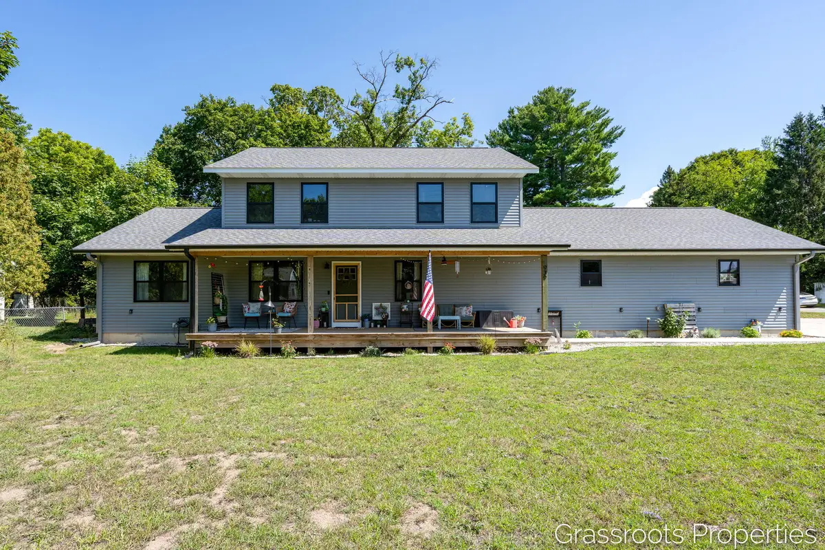 939 S Mears Avenue, Whitehall, MI 49461 - #1