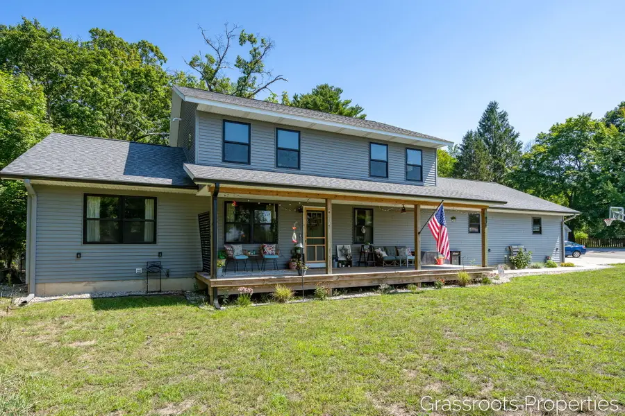 939 S Mears Avenue, Whitehall, MI 49461 - #3