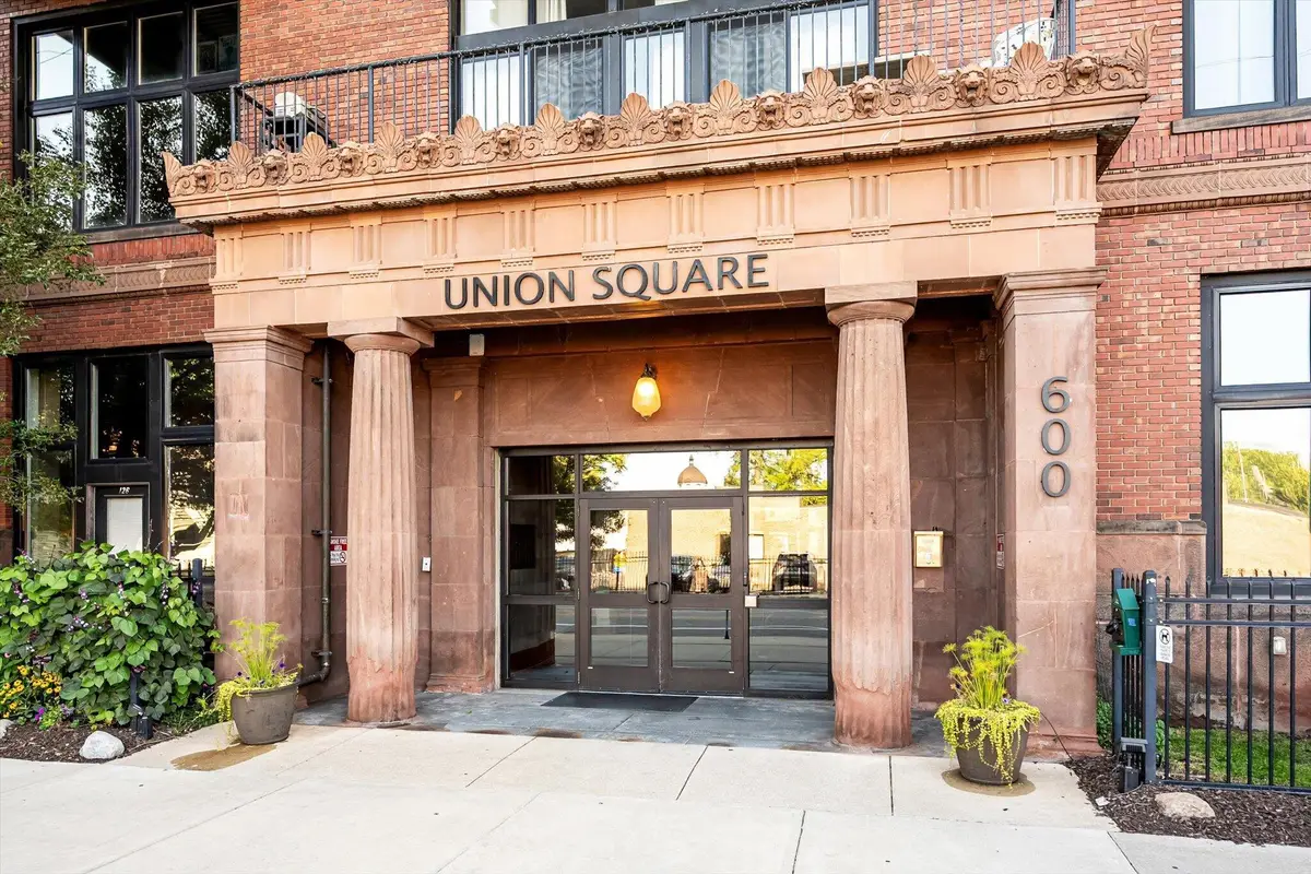 600 Broadway Avenue Nw #224, Grand Rapids, MI 49504 - #1