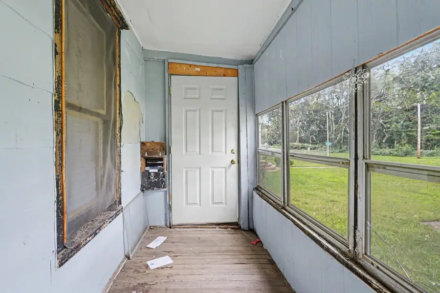549 E Britain Avenue, Benton Harbor, MI 49022 - #2