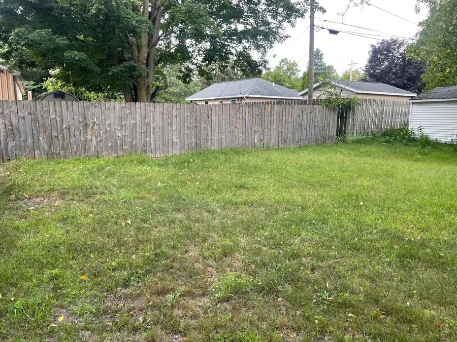 217 S Apple Avenue, Hart, MI 49420 - #3