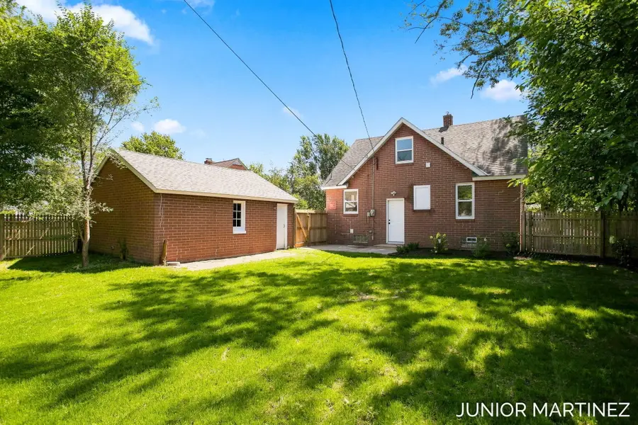 23 E 35th Street, Holland, MI 49423 - #3