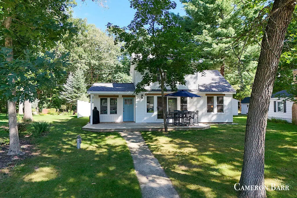 1514 E Cove Point Drive, Newaygo, MI 49337 - #1