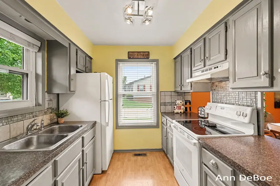 3250 Oxford Drive Se, Kentwood, MI 49512 - #3