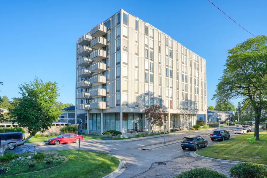 715 W Michigan Avenue #404, Jackson, MI 49201 - #2