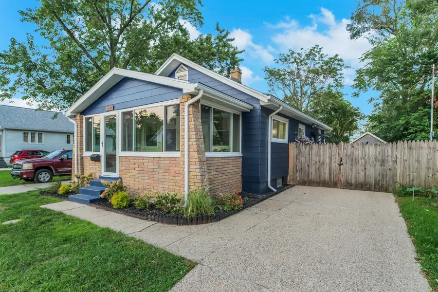2416 Woodward Avenue Sw, Wyoming, MI 49509 - #2