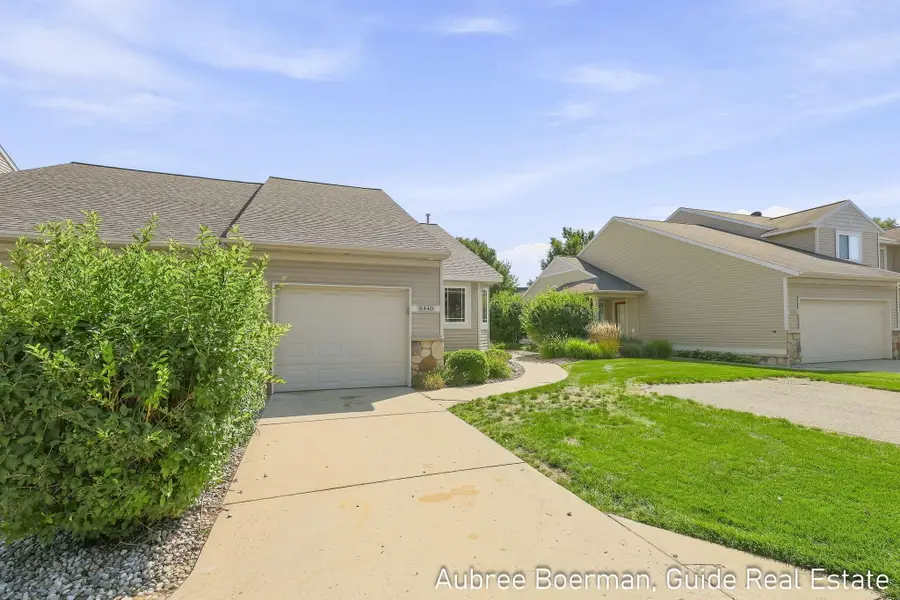 6440 Stoney Creek Court, Hudsonville, MI 49426 - #2