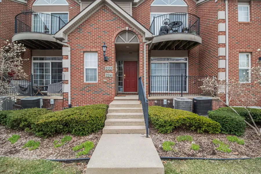 222 W Oakbrook Drive, Ann Arbor, MI 48103 - #3
