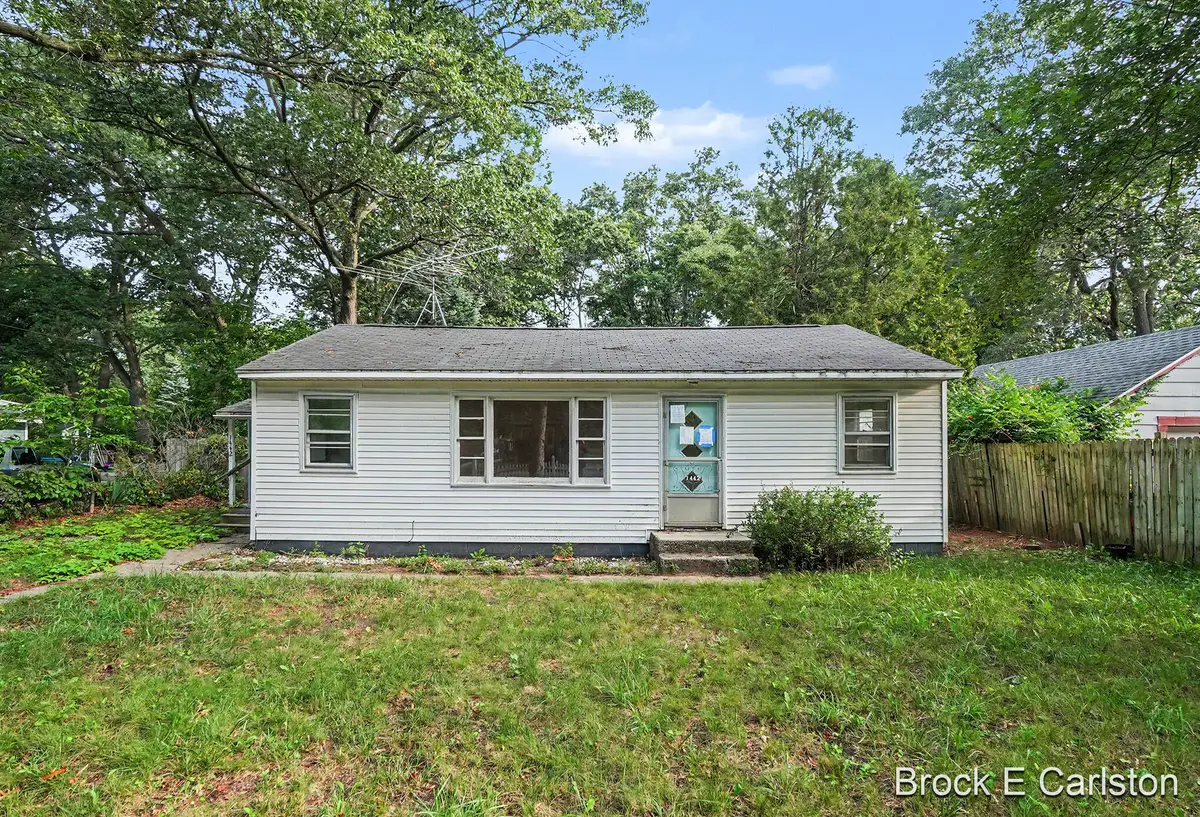 1442 Norwich Avenue, Norton Shores, MI 49444 - #1
