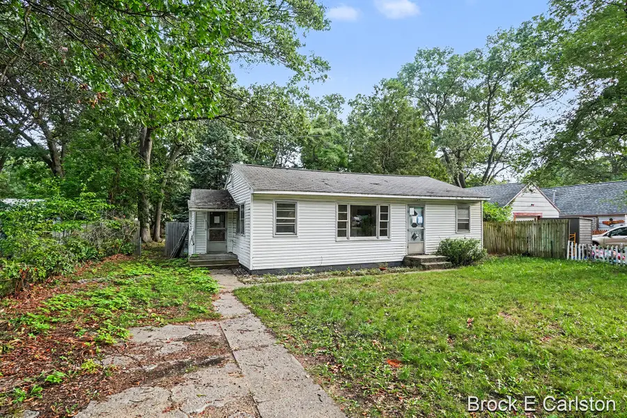1442 Norwich Avenue, Norton Shores, MI 49444 - #2