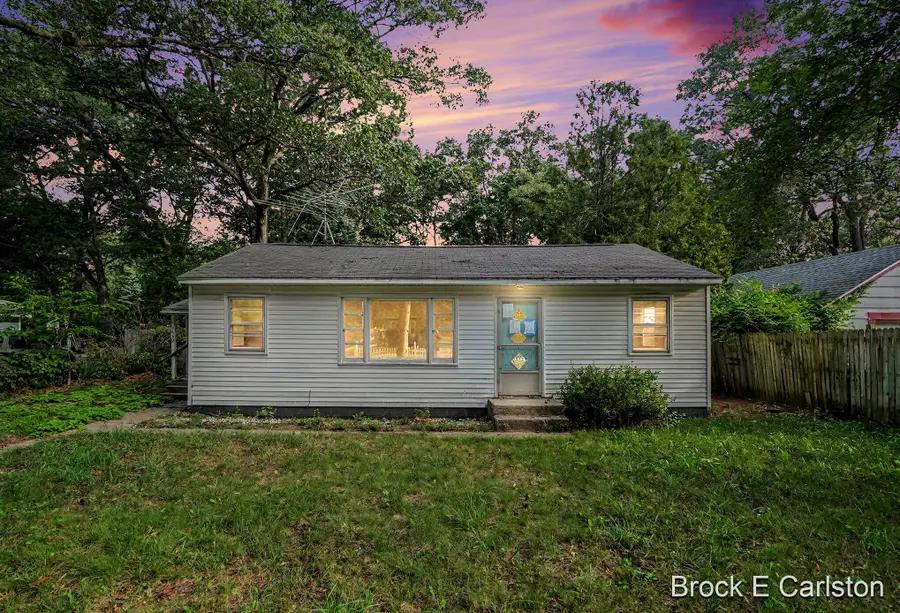 1442 Norwich Avenue, Norton Shores, MI 49444 - #3
