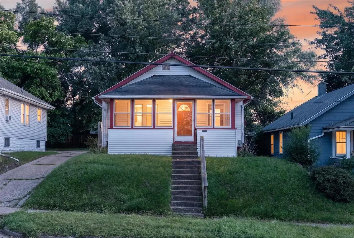 303 E Prospect Street, Jackson, MI 49203 - #1