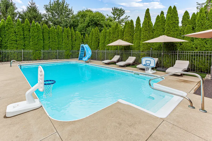 22390 Diamond Court, Farmington Hills, MI 48335 - #2