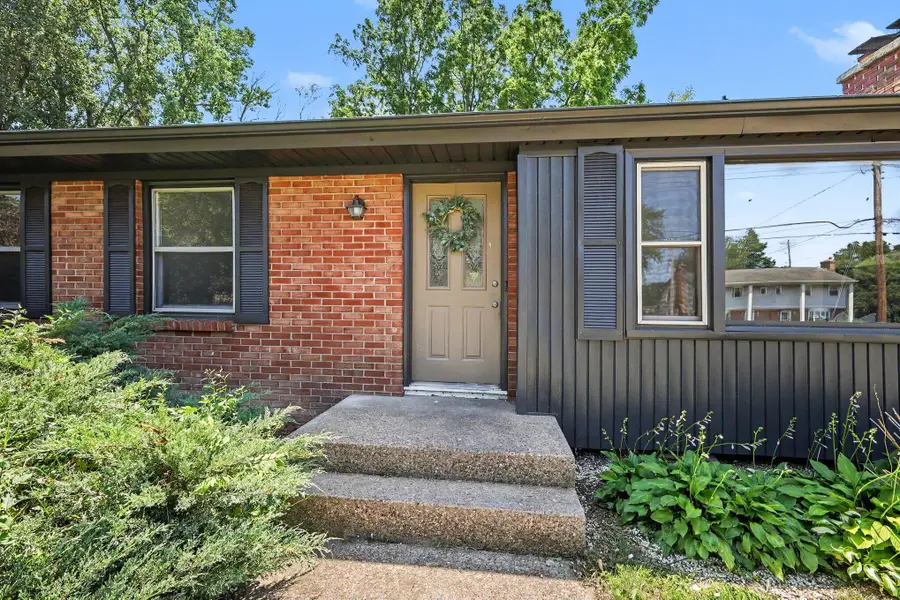 1628 Bridle Creek Street Se, Kentwood, MI 49508 - #2