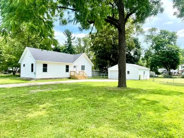323 Grand Street, Michigan Center, MI 49254