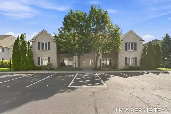 3042 W Crystal Waters Drive #6, Holland, MI 49424