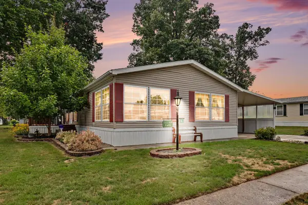 15877 Cottonwood Avenue, Cedar Springs, MI 49319