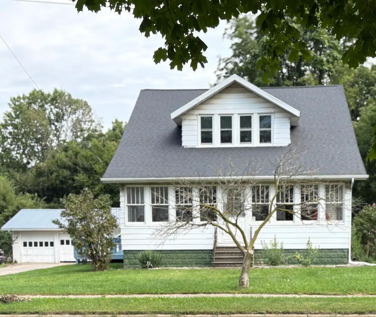 329 S Church Street S, Coloma, MI 49038 - #1