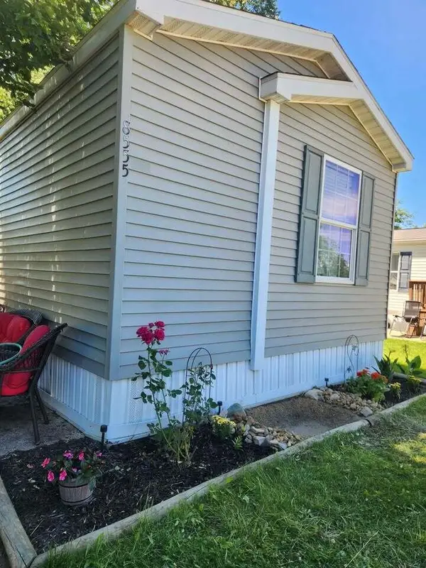 8555 Skyline Drive Sw, Byron Center, MI 49315