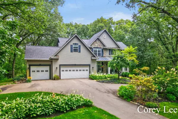 8484 Rocky Pines Drive Ne, Rockford, MI 49341