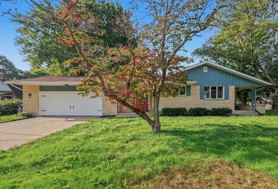 997 Colonial Court, Holland, MI 49423 - #2