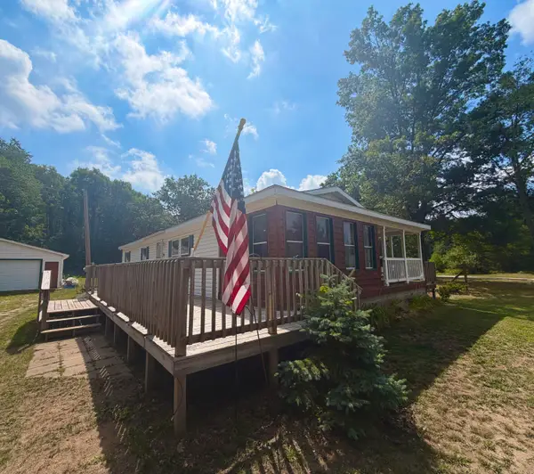3260 W Ridge Street, White Cloud, MI 49349