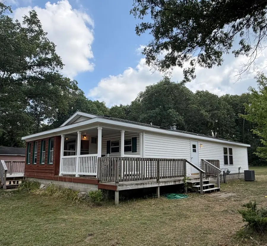 3260 W Ridge Street, White Cloud, MI 49349 - #3