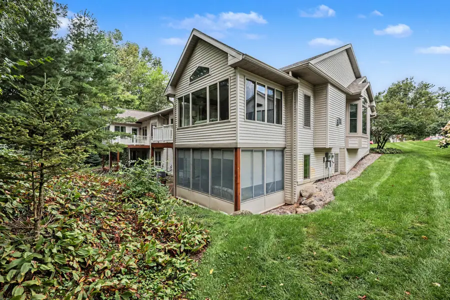 2860 Willow Ln Court Ne, Grand Rapids, MI 49525 - #2
