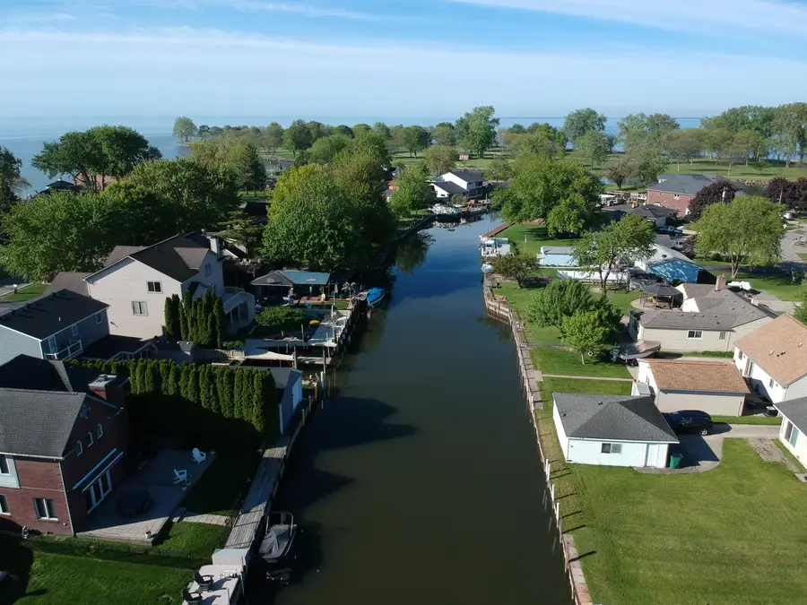 37500 Lakeville Street, Harrison Township, MI 48045 - #3