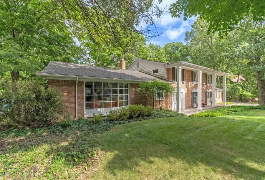 34150 Hunters Row, Farmington Hills, MI 48331 - #2