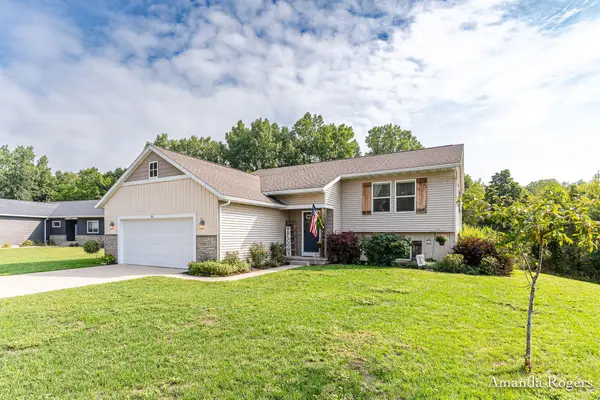 810 School Bell Court, Belding, MI 48809
