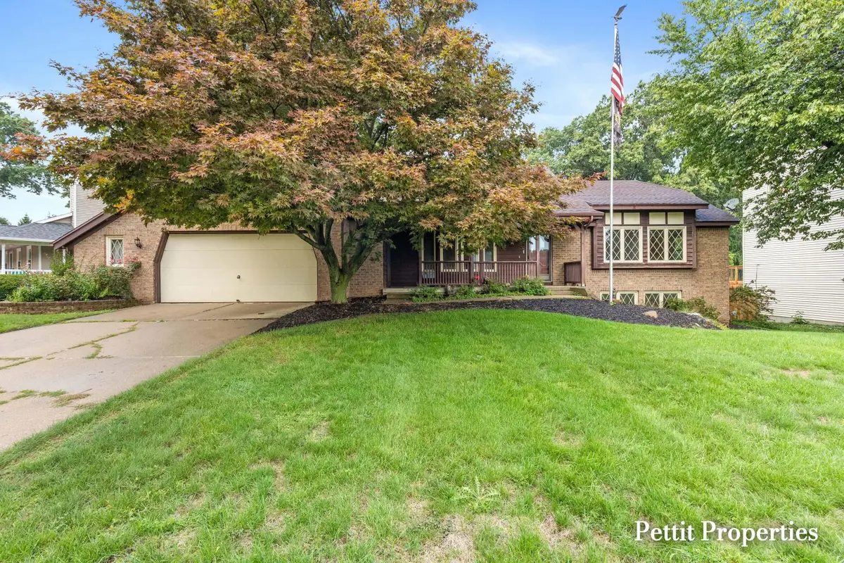 1687 Oakvale Drive Sw, Wyoming, MI 49519 - #1