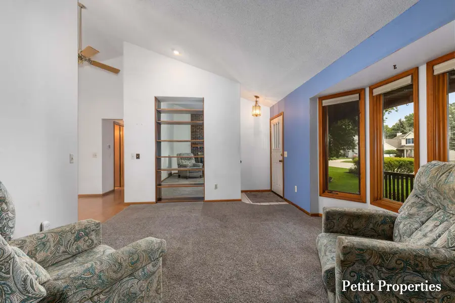1687 Oakvale Drive Sw, Wyoming, MI 49519 - #3